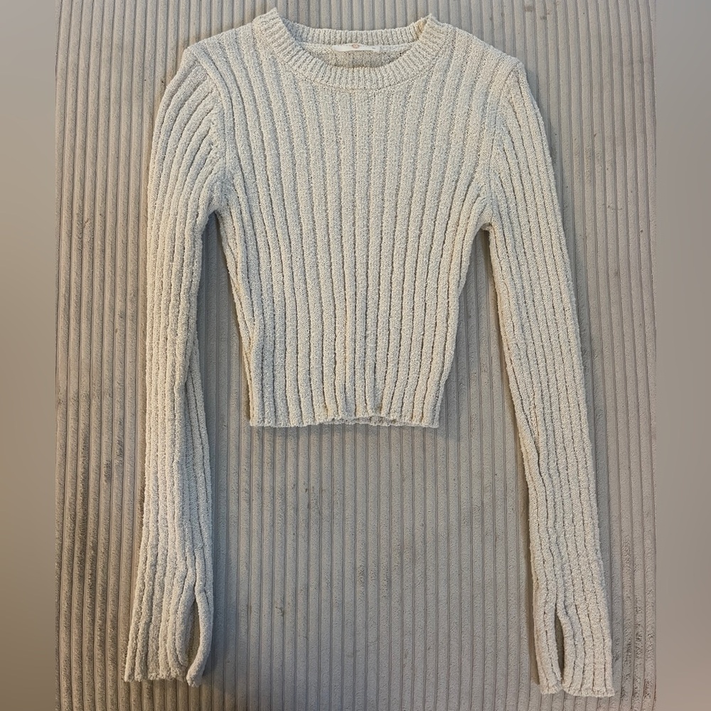 Long Sleeve Ribbed Crop Top Crew Neck Sweater w Sleeve Detail cream ivory bone